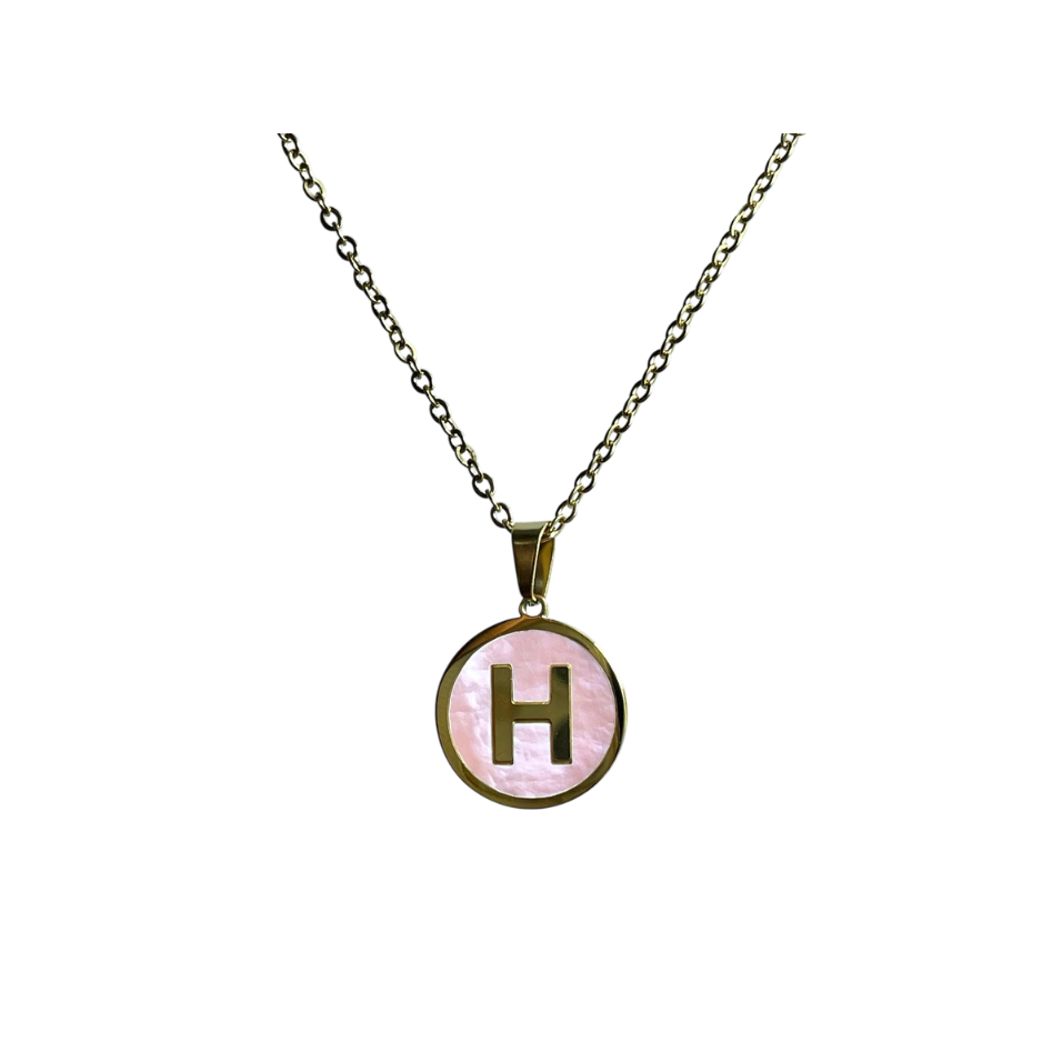 Inicial H fondo rosa cadena dorada